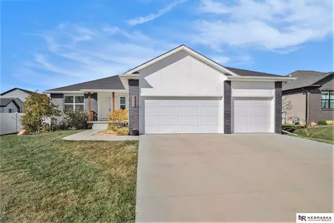 347 S 90 St, Lincoln, NE 68520