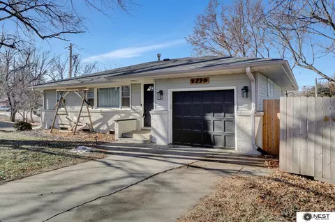 2235 N 70th St, Lincoln, NE 68505