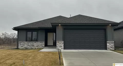 14901 Hibbs St, Bennington, NE 68007