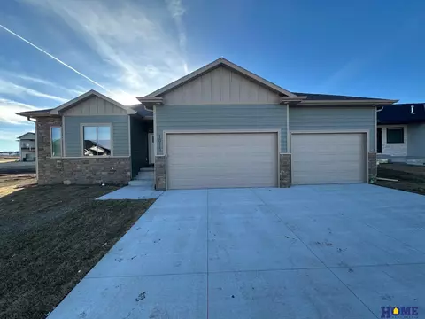 1015 N 109th St, Lincoln, NE 68527