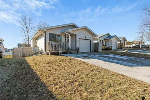 5335 W Partridge Ln, Lincoln, NE 68528