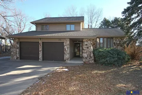 1630 Buckingham Dr, Lincoln, NE 68506