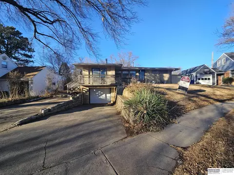 2126 Kessler Cir, Lincoln, NE 68502