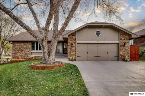505 Winchester Cir, Papillion, NE 68046