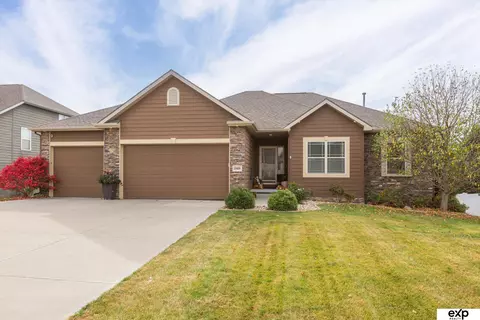 19409 Manderson Cir, Elkhorn, NE 68022