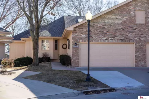 11303 Harney Plaza Cir, Omaha, NE 68154