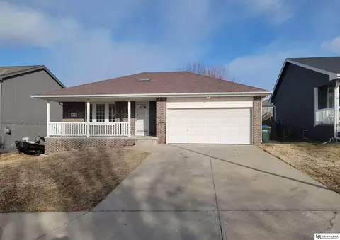 8448 Craig Ave, Omaha, NE 68122