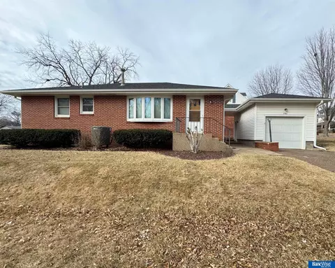 2041 N 65 St, Lincoln, NE 68505