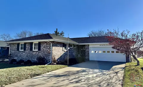 7417 Aylesworth Ave, Lincoln, NE 68505