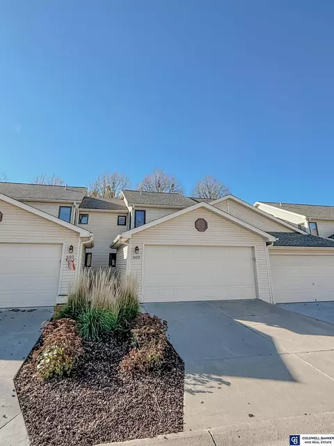 609 NW 20th St #35, Lincoln, NE 68528