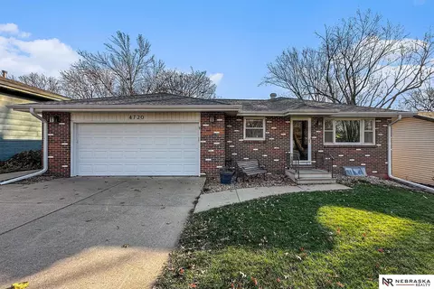4720 S 57th St, Lincoln, NE 68516