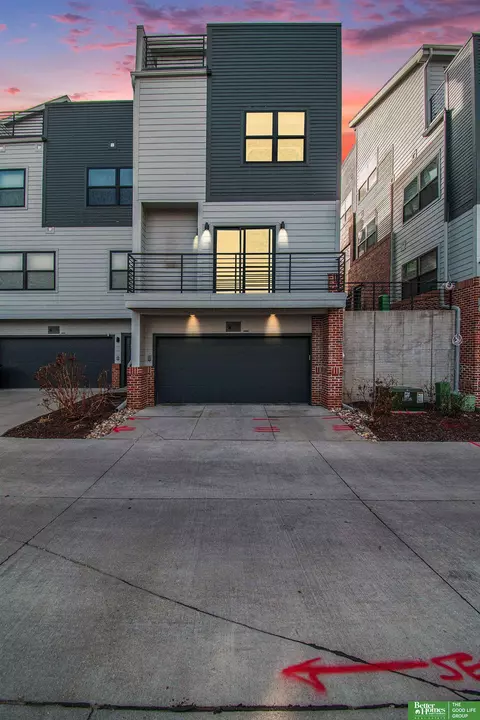 3111 Mayberry Plz, Omaha, NE 68105