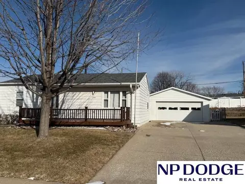 7669 S 41 St, Bellevue, NE 68147
