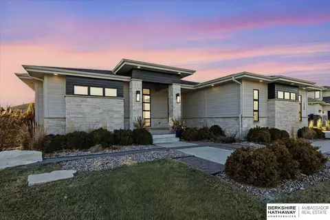 1702 S 219th Ave, Elkhorn, NE 68022