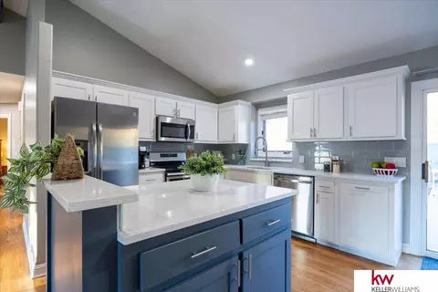 100 Opal Dr, Council Bluffs, IA 51503