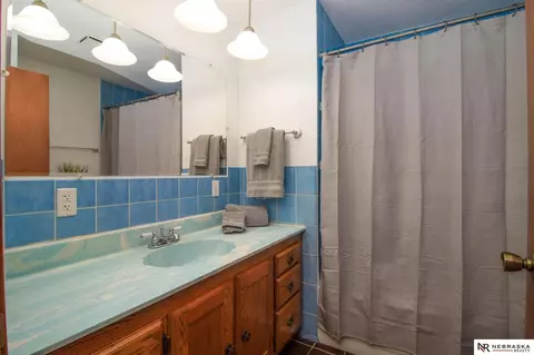 Bath - 9801 Roca Rd, Roca, NE 68430 photo 1 of 3