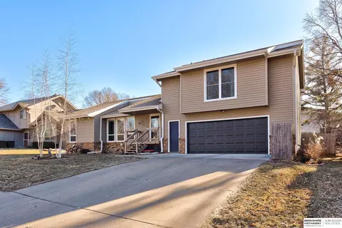 11959 Quail Dr, Bellevue, NE 68123