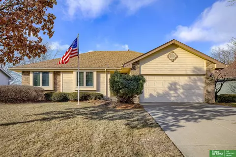 2216 N 151st St, Omaha, NE 68116