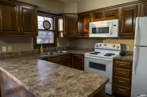 1711 N 19th St, Beatrice, NE 68310