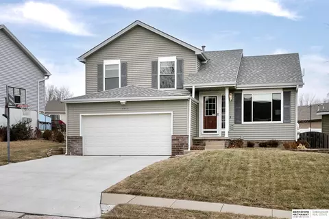 17716 Chandler St, Omaha, NE 68136
