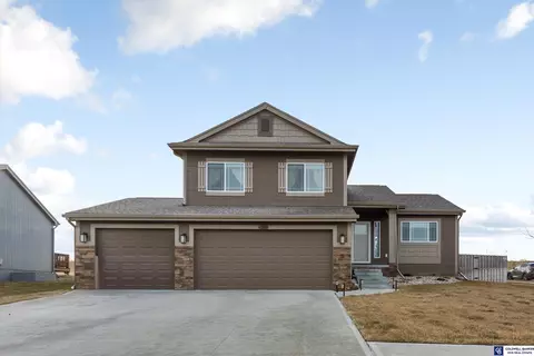 13504 S 55th St, Papillion, NE 68133