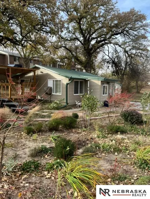 517 Sand Hill Rd, Louisville, NE 68037