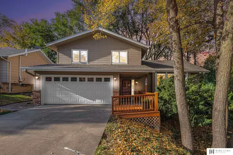 208 Merwood St, Bellevue, NE 68005
