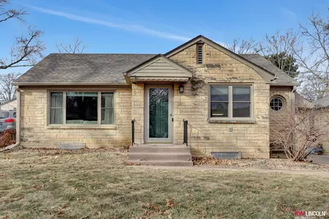 3011 S 41 St, Lincoln, NE 68506