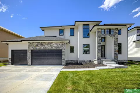 4534 S 202nd St, Omaha, NE 68135