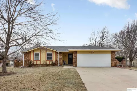 7417 Drexel St, Ralston, NE 68127