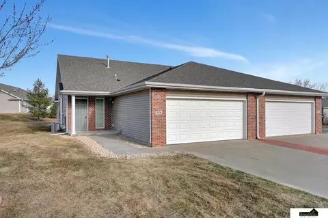 1926 Atlas Ave, Lincoln, NE 68521