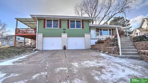 9923 O Cir, Ralston, NE 68127