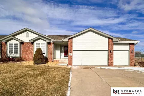 15510 Parker St, Omaha, NE 68154