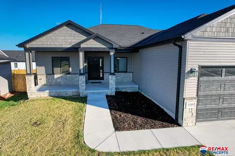 7730 Jimmie Ave, Lincoln, NE 68516