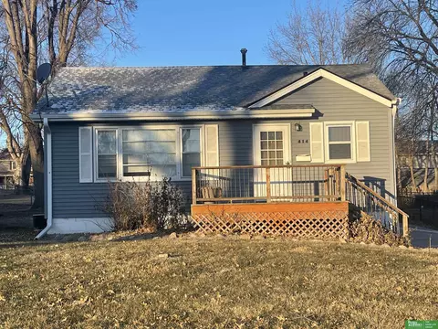 414 S Harrison St, Papillion, NE 68046
