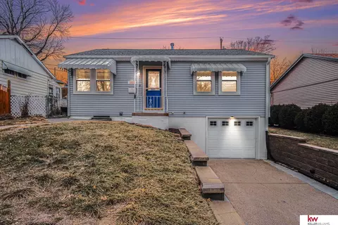 3223 S 39 St, Omaha, NE 68105