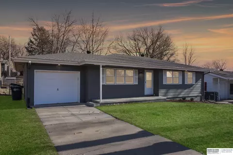 5011 S 130th St, Omaha, NE 68137
