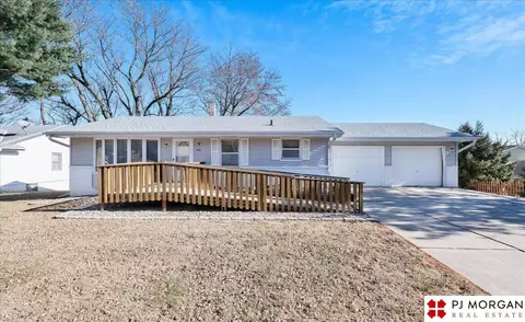 7019 N 51st St, Omaha, NE 68152
