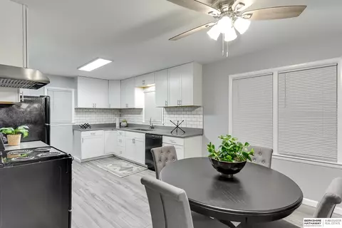 8124 Grant St, Omaha, NE 68134