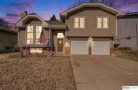 11642 Hartman Ave, Omaha, NE 68164