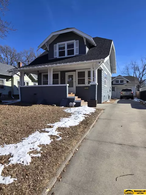 1322 N 10th St, Beatrice, NE 68310