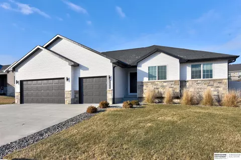 3225 N 93rd St, Lincoln, NE 68507