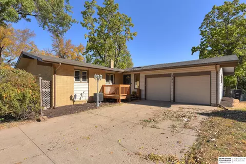 3211 Paddock Rd, Omaha, NE 68124 photo 4