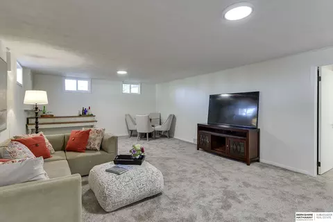 3211 Paddock Rd, Omaha, NE 68124 photo 30
