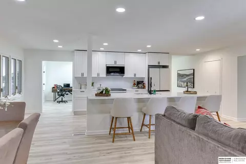 3211 Paddock Rd, Omaha, NE 68124 photo 9