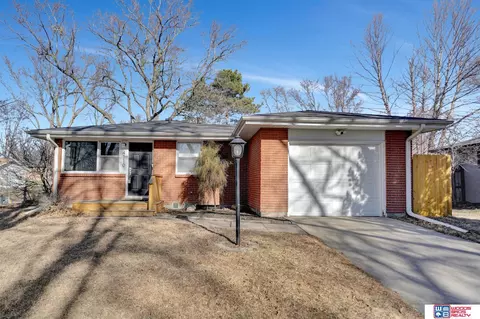 4110 Lasalle St, Lincoln, NE 68516