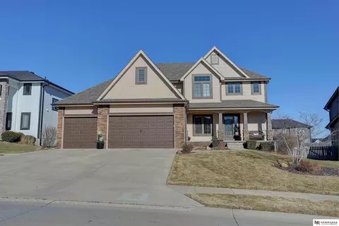 16204 Reynolds St, Bennington, NE 68007