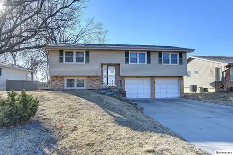 15663 N Second St, Bennington, NE 68007