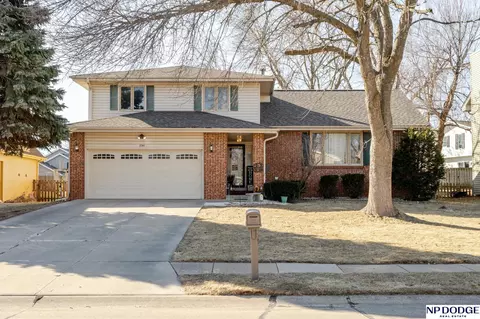 2705 Nottingham Dr, Bellevue, NE 68123