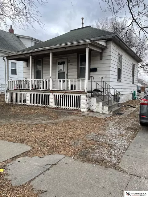 1108 Charleston St, Lincoln, NE 68508